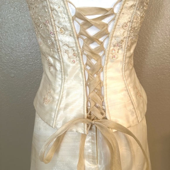 Lace up Corset Ivory Two Piece Gown Gala, Wedding, Quinceañera, Prom or Evening - Picture 3 of 12